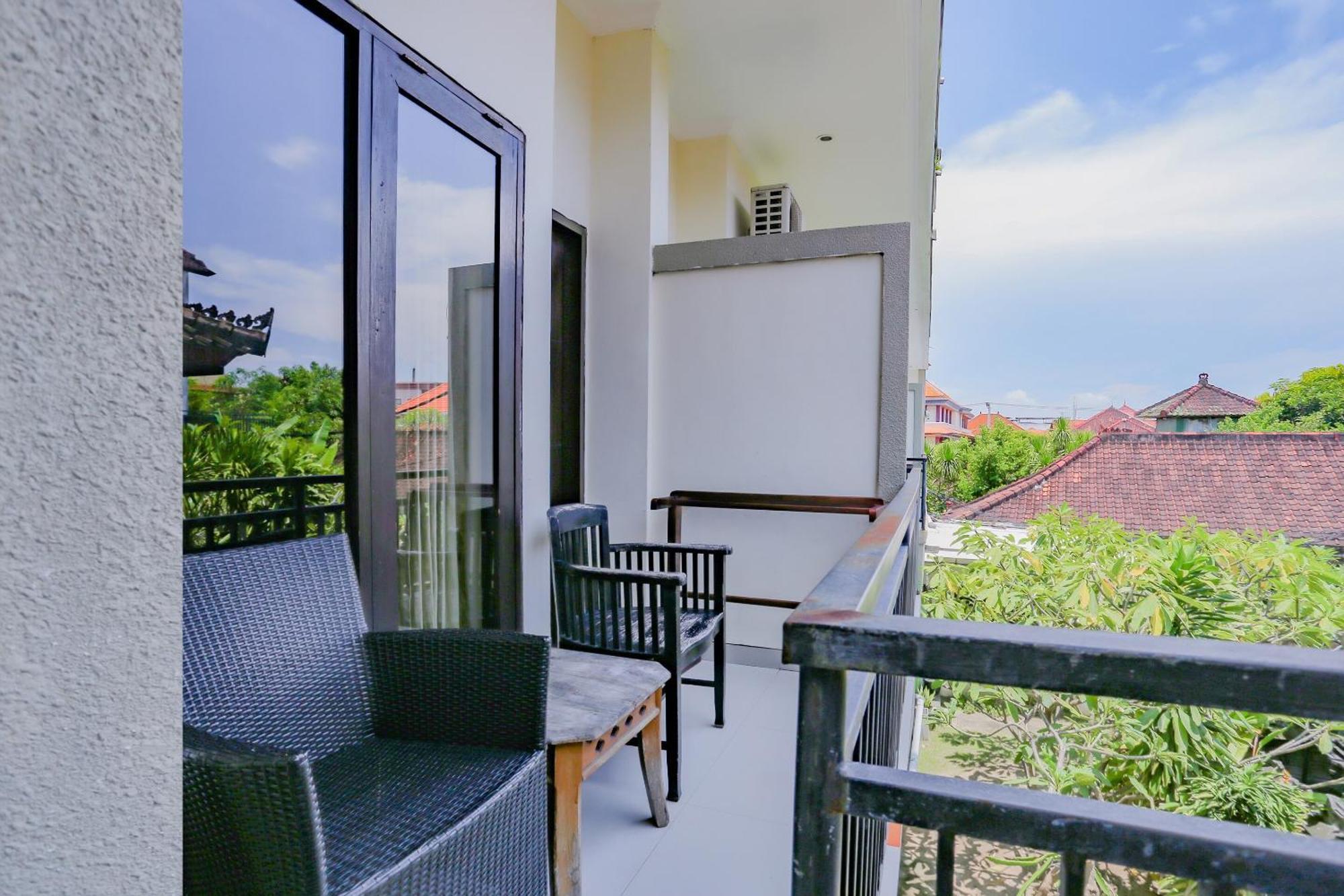 Oyo 4012 Ari Beach Inn Kuta Lombok Esterno foto