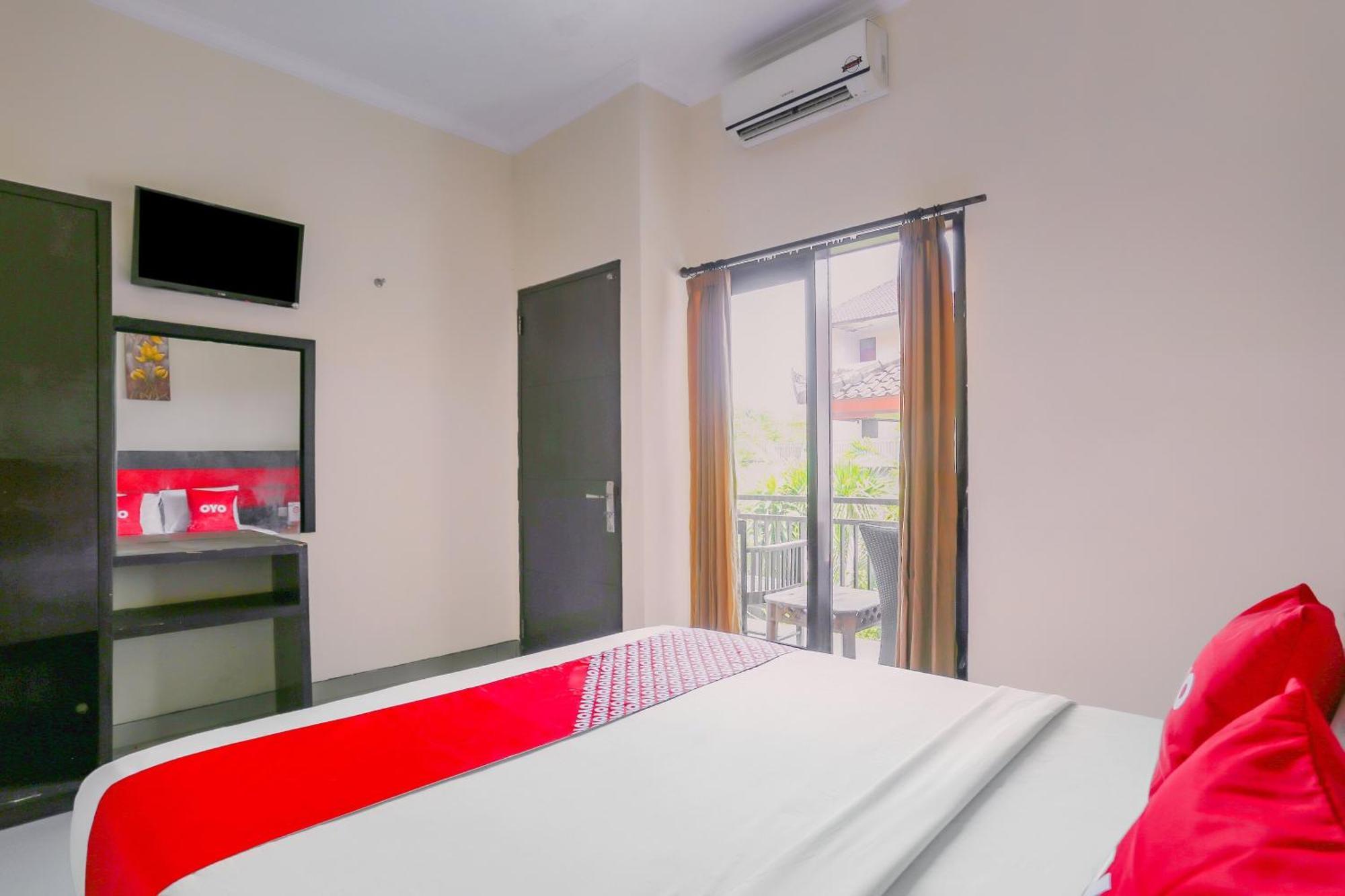 Oyo 4012 Ari Beach Inn Kuta Lombok Esterno foto