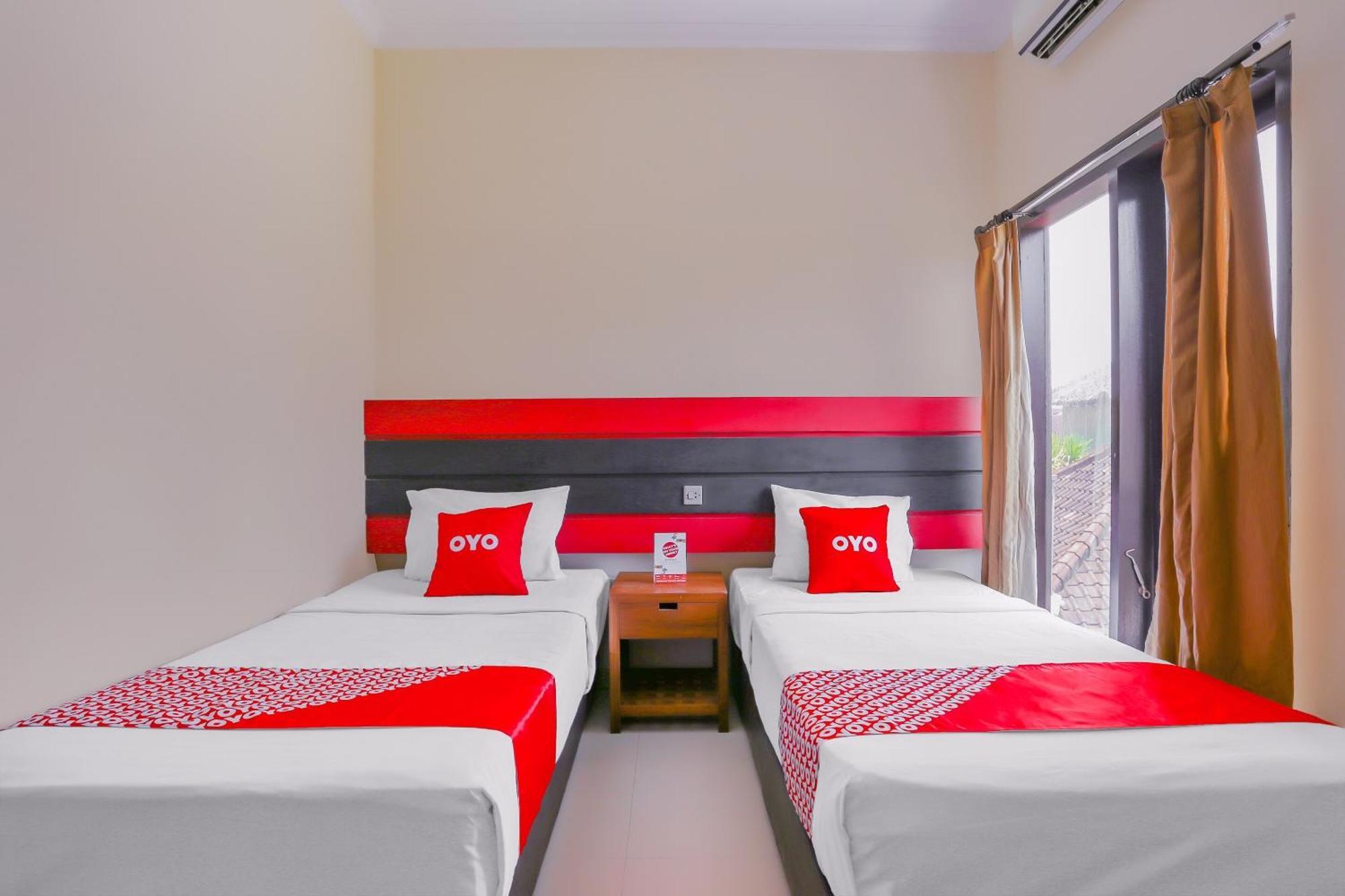 Oyo 4012 Ari Beach Inn Kuta Lombok Esterno foto